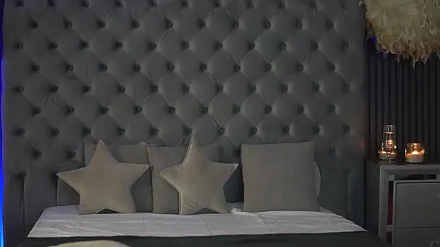 Snapshot of AmelyNoir chatting on October 2025 06:18:02 PM AmelyNoir online show from October 2025 06:18:02 PM