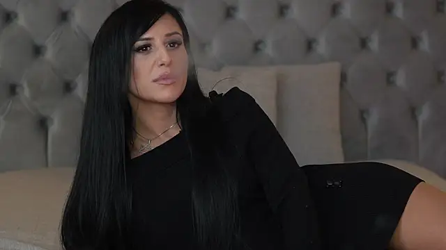 Snapshot of AmelyNoir chatting on November 2025 01:00:02 PM AmelyNoir online show from November 2025 01:00:02 PM