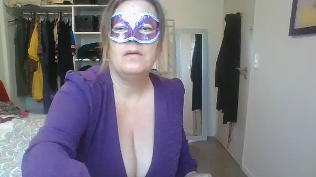 Snapshot of blueblush chatting on December 2024 08:22:02 AM blueblush online show from December 2024 08:22:02 AM