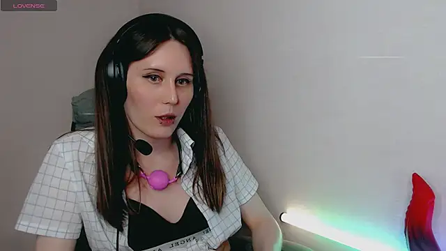 tracy cooper online show from December 2024 05:05:02 AM