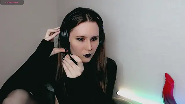 tracy cooper online show from December 2024 11:31:01 PM