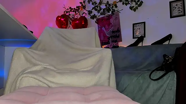 ElektraSunshine online show from April 2026 06:20:02 AM