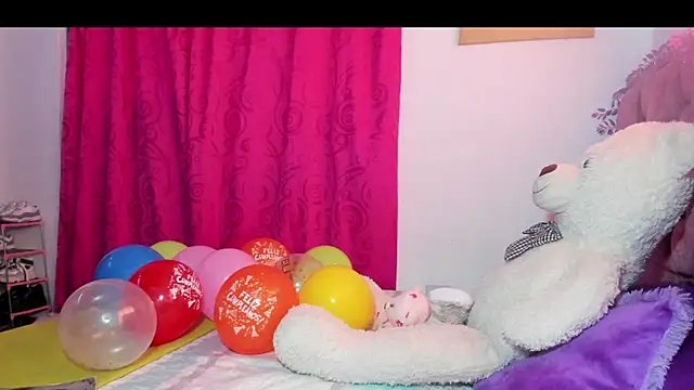 Snapshot of ladyrd1 chatting on November 2025 04:43:02 PM ladyrd1 online show from November 2025 04:43:02 PM