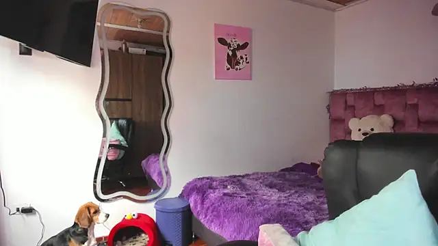 ladyrd1 online show from February 2026 09:06:02 PM