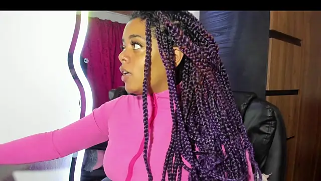 Snapshot of ladyrd1 chatting on November 2025 09:36:02 PM ladyrd1 online show from November 2025 09:36:02 PM