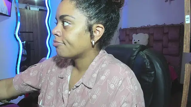 ladyrd1 online show from February 2026 10:20:02 PM