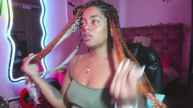 ladyrd1 online show from February 2026 01:11:02 PM