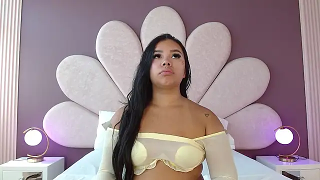 MarianaGarciaa   online show from May 2026 07:06:02 PM