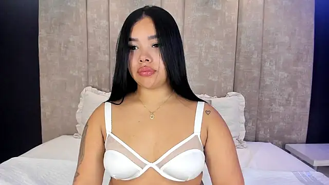 MarianaGarciaa   online show from February 2026 07:11:01 PM