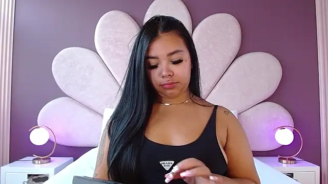 MarianaGarciaa   online show from May 2026 07:06:01 PM