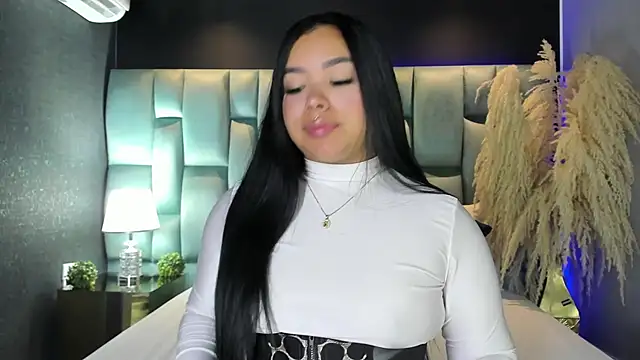 MarianaGarciaa   online show from April 2026 07:30:01 PM