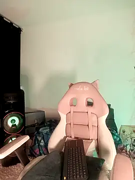 lovely kitt online show from November 2025 12:44:01 AM