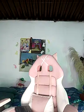 lovely kitt online show from April 2026 03:14:02 AM