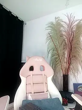 lovely kitt online show from February 2026 03:15:01 AM