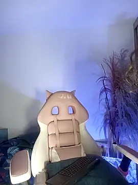 lovely kitt online show from November 2025 12:48:02 AM