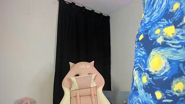 lovely kitt online show from November 2025 12:15:01 AM