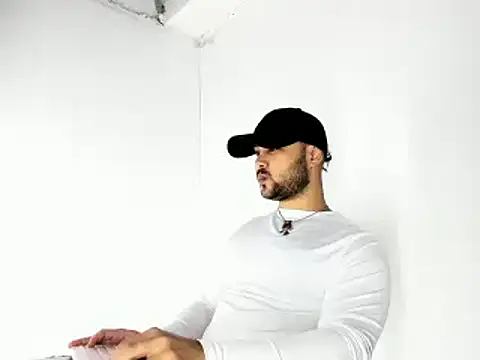 Sebas-hott online show from October 2025 10:34:01 PM