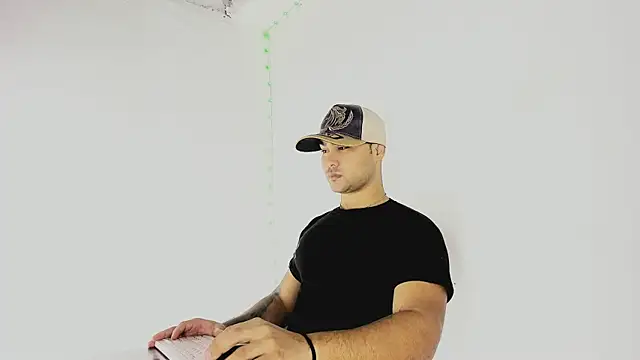 Sebas-hott online show from September 2025 10:16:01 PM