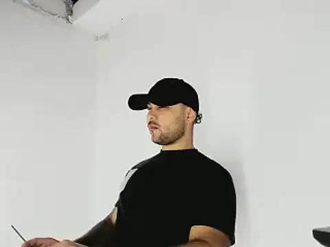 Sebas-hott online show from October 2025 10:31:02 PM