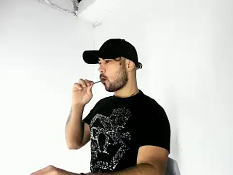 Sebas-hott online show from October 2025 10:23:01 PM