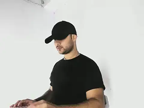 Sebas-hott online show from October 2025 10:35:02 PM