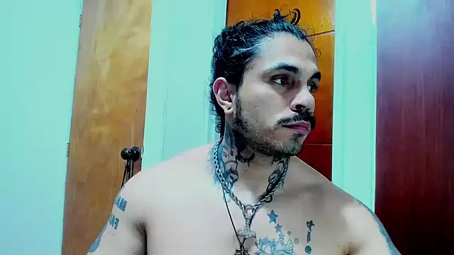 Snapshot of Van_Velckan chatting on June 2026 01:56:01 AM Van Velckan online show from June 2026 01:56:01 AM