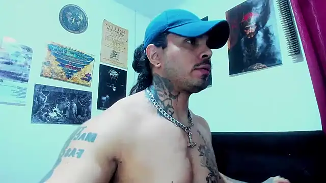 Snapshot of Van_Velckan chatting on June 2026 03:23:02 AM Van Velckan online show from June 2026 03:23:02 AM