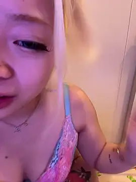 Rei1216xo online show from April 2026 03:18:02 PM