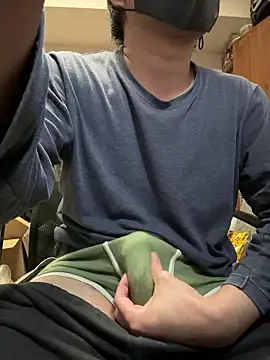 Snapshot of kentyken chatting on November 2025 03:35:02 PM kentyken online show from November 2025 03:35:02 PM