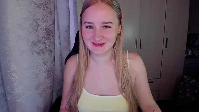 Snapshot of KeiraNight chatting on September 2025 02:17:01 AM KeiraNight online show from September 2025 02:17:01 AM