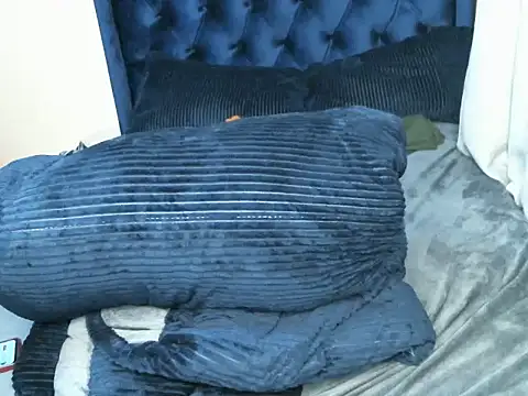 Snapshot of centzSexy chatting on September 2025 06:58:02 AM centzSexy online show from September 2025 06:58:02 AM