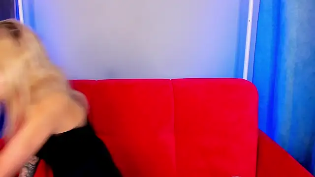 Snapshot of AlinaLovelyX chatting on November 2025 01:31:01 AM AlinaLovelyX online show from November 2025 01:31:01 AM