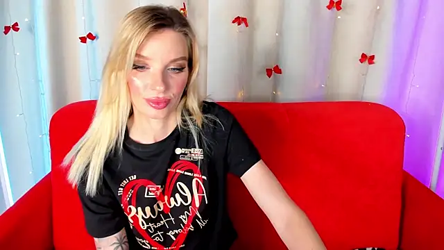 AlinaLovelyX online show from June 2026 01:11:02 AM