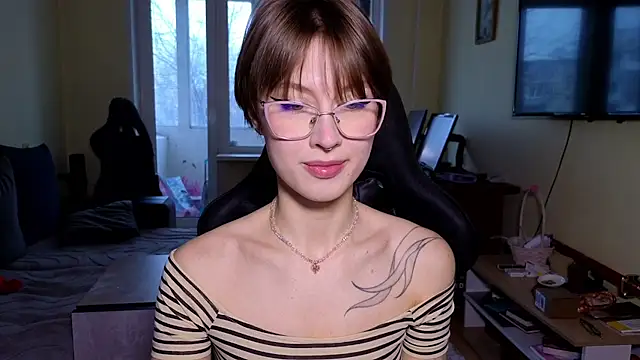 Snapshot of MalvinaBlum chatting on February 2026 01:49:01 AM MalvinaBlum online show from February 2026 01:49:01 AM