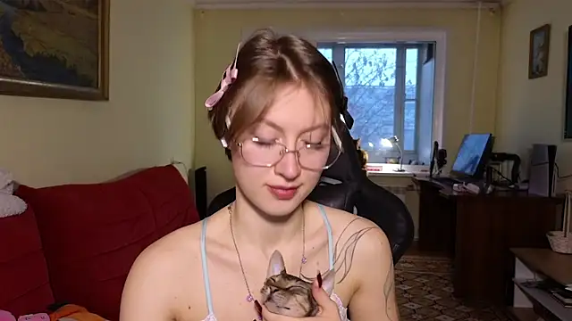 Snapshot of MalvinaBlum chatting on November 2025 02:27:01 AM MalvinaBlum online show from November 2025 02:27:01 AM