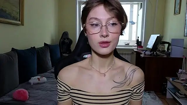 Snapshot of MalvinaBlum chatting on February 2026 03:47:01 AM MalvinaBlum online show from February 2026 03:47:01 AM