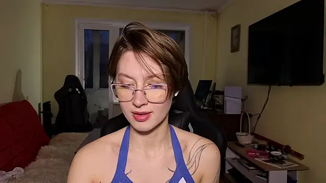 Snapshot of MalvinaBlum chatting on December 2025 02:00:01 AM MalvinaBlum online show from December 2025 02:00:01 AM