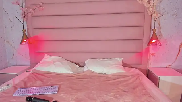 Snapshot of sabrinamilani chatting on February 2026 03:26:01 AM sabrinamilani online show from February 2026 03:26:01 AM