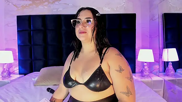 Snapshot of sabrinamilani chatting on September 2025 03:56:01 AM sabrinamilani online show from September 2025 03:56:01 AM