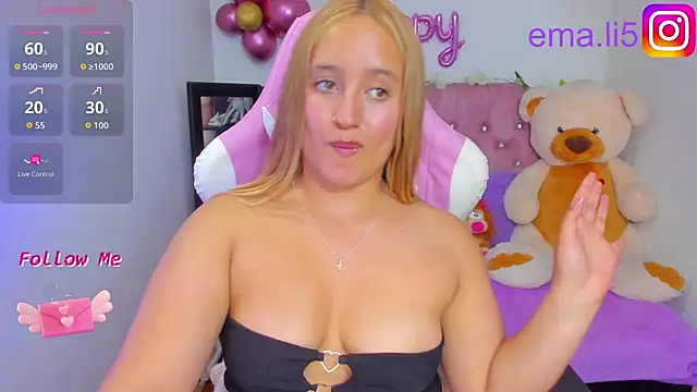 Snapshot of ema_tayy chatting on November 2025 07:51:01 PM ema tayy online show from November 2025 07:51:01 PM