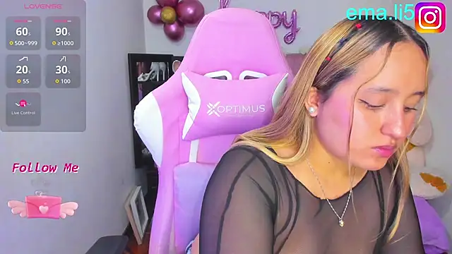 Snapshot of ema_tayy chatting on January 2026 09:02:02 PM ema tayy online show from January 2026 09:02:02 PM