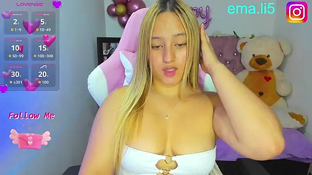 Snapshot of ema_tayy chatting on December 2025 08:22:01 PM ema tayy online show from December 2025 08:22:01 PM