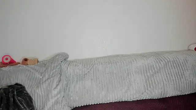 Snapshot of Mlleeffy chatting on December 2025 08:03:02 PM Mlleeffy online show from December 2025 08:03:02 PM