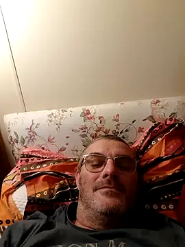 Snapshot of Gavin_6969 chatting on October 2025 10:42:02 PM Gavin 6969 online show from October 2025 10:42:02 PM