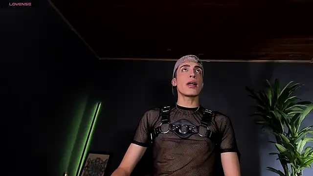 Snapshot of Angel_Snowhotxxx chatting on November 2025 11:16:01 PM Angel Snowhotxxx online show from November 2025 11:16:01 PM