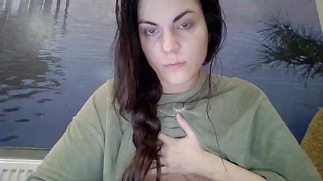 Snapshot of AliceTailor chatting on November 2025 03:45:02 PM AliceTailor online show from November 2025 03:45:02 PM