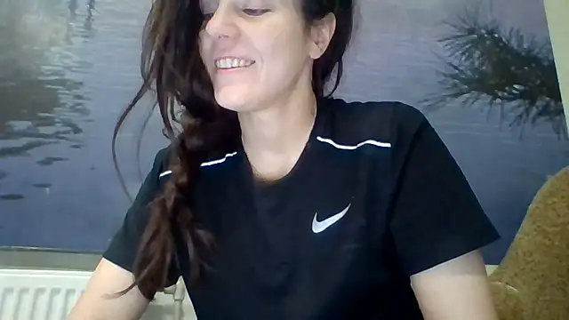 Snapshot of AliceTailor chatting on November 2025 02:39:02 PM AliceTailor online show from November 2025 02:39:02 PM