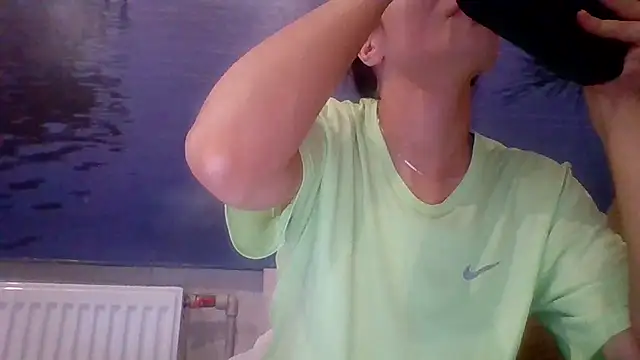 Snapshot of AliceTailor chatting on October 2025 10:50:01 PM AliceTailor online show from October 2025 10:50:01 PM