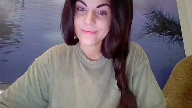 Snapshot of AliceTailor chatting on November 2025 12:05:01 PM AliceTailor online show from November 2025 12:05:01 PM