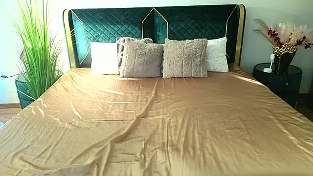 Snapshot of IceDanielles chatting on March 2026 01:31:02 PM IceDanielles online show from March 2026 01:31:02 PM